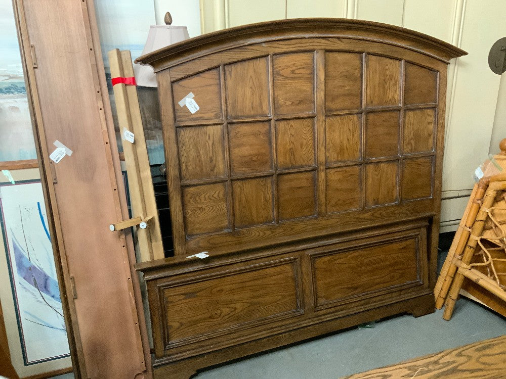 Dark Wood Grid Queen Bed
